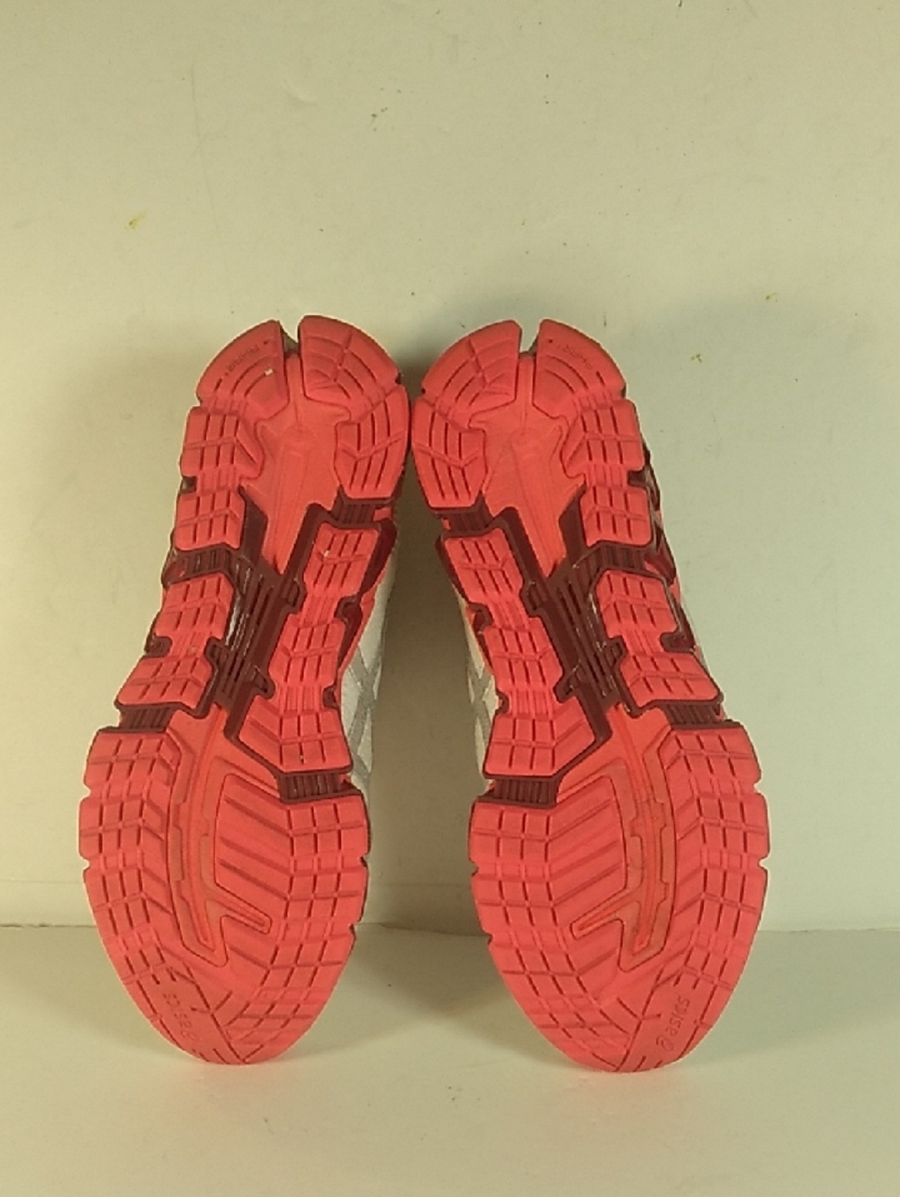 ASICS Women's White and Pink Athletic Running Sneakers Size 8.5 - Picture 4 of 7